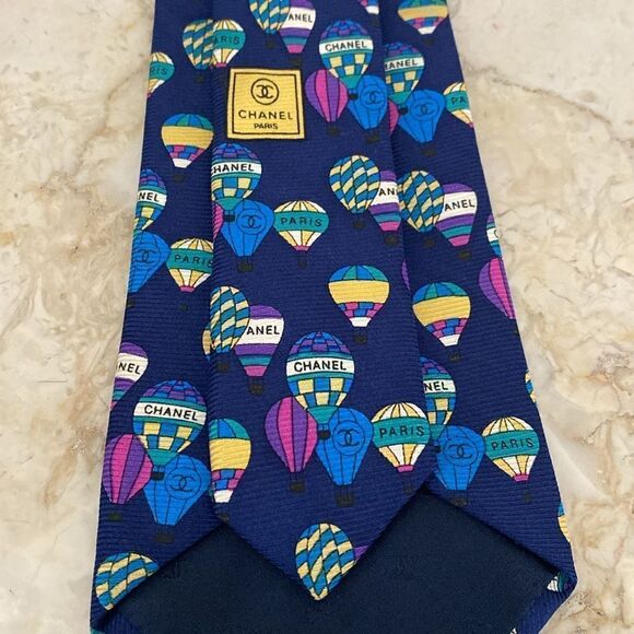 Authentic CHANEL 100% Silk Tie Multi-Colour Monogram Hot Air Balloons Rare - Picture 6 of 8